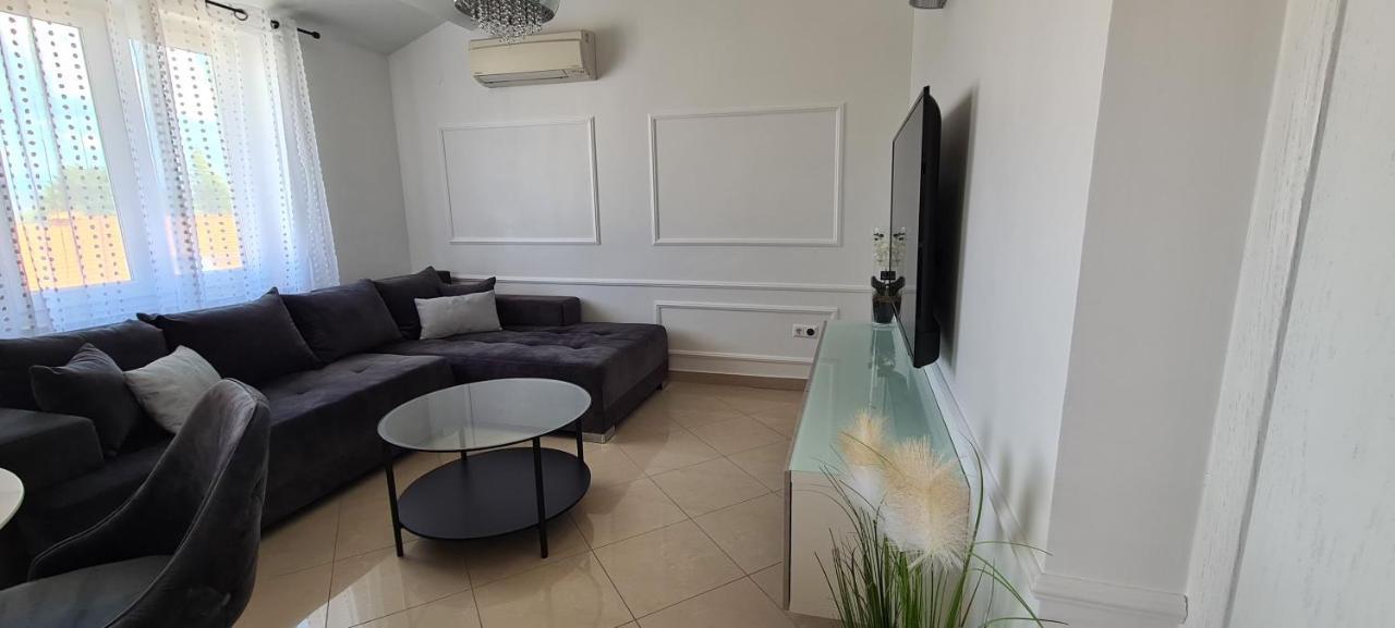 מאלינסקה Apartman Moris מראה חיצוני תמונה